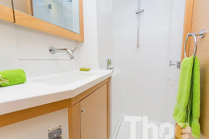 Lagoon 450 Fly A/C & GEN - 