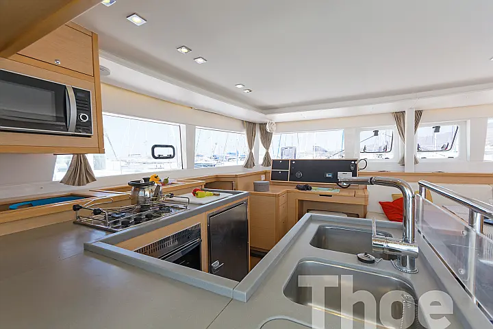 Lagoon 450 Fly A/C & GEN - 