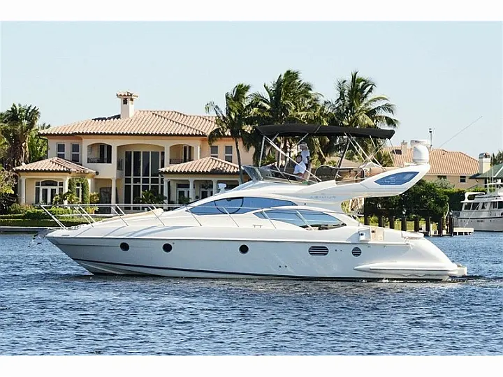 Azimut 43 Fly - External image
