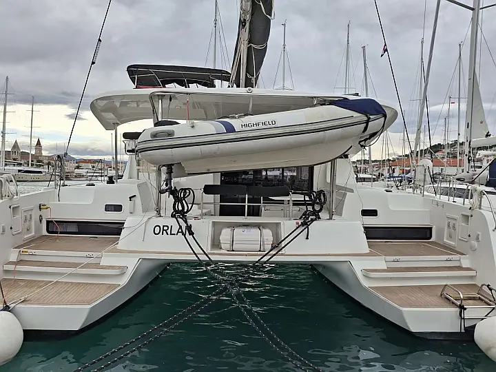 Lagoon 42 - External image