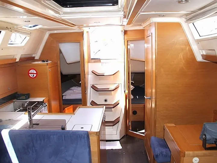 Elan 410 performance - interior