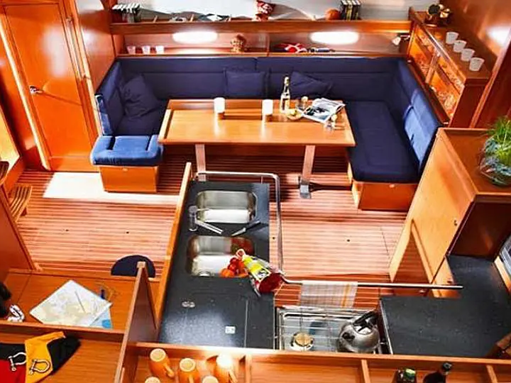 Bavaria 51 Cruiser - interior
