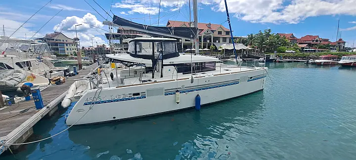 Lagoon 450 SporTop - Ship / starbord