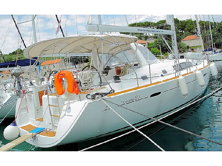 Oceanis 50 Family - Exterior (photo taken 2019)