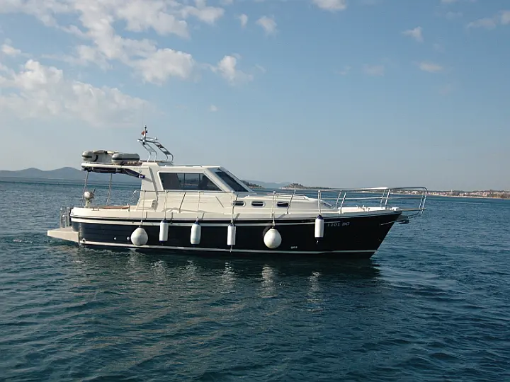 Adria 1002 - External image