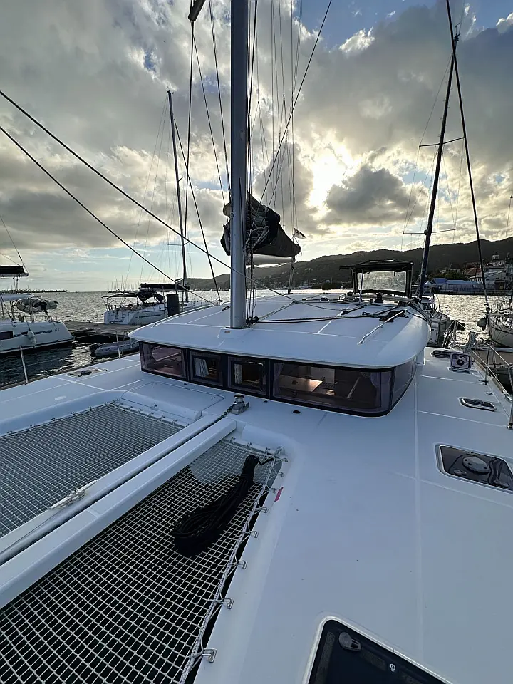 Lagoon 400 S2  - Front Deck