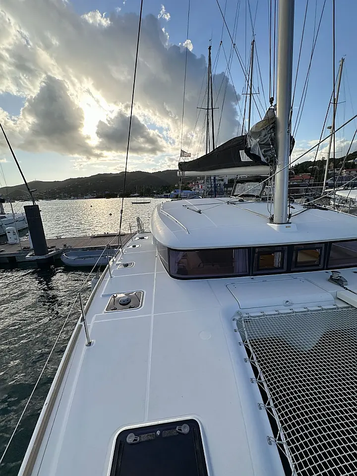 Lagoon 400 S2  - Front Deck 2