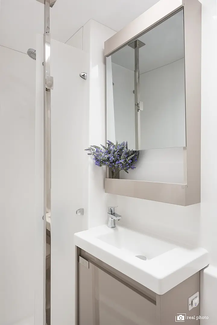Aura 51 - 